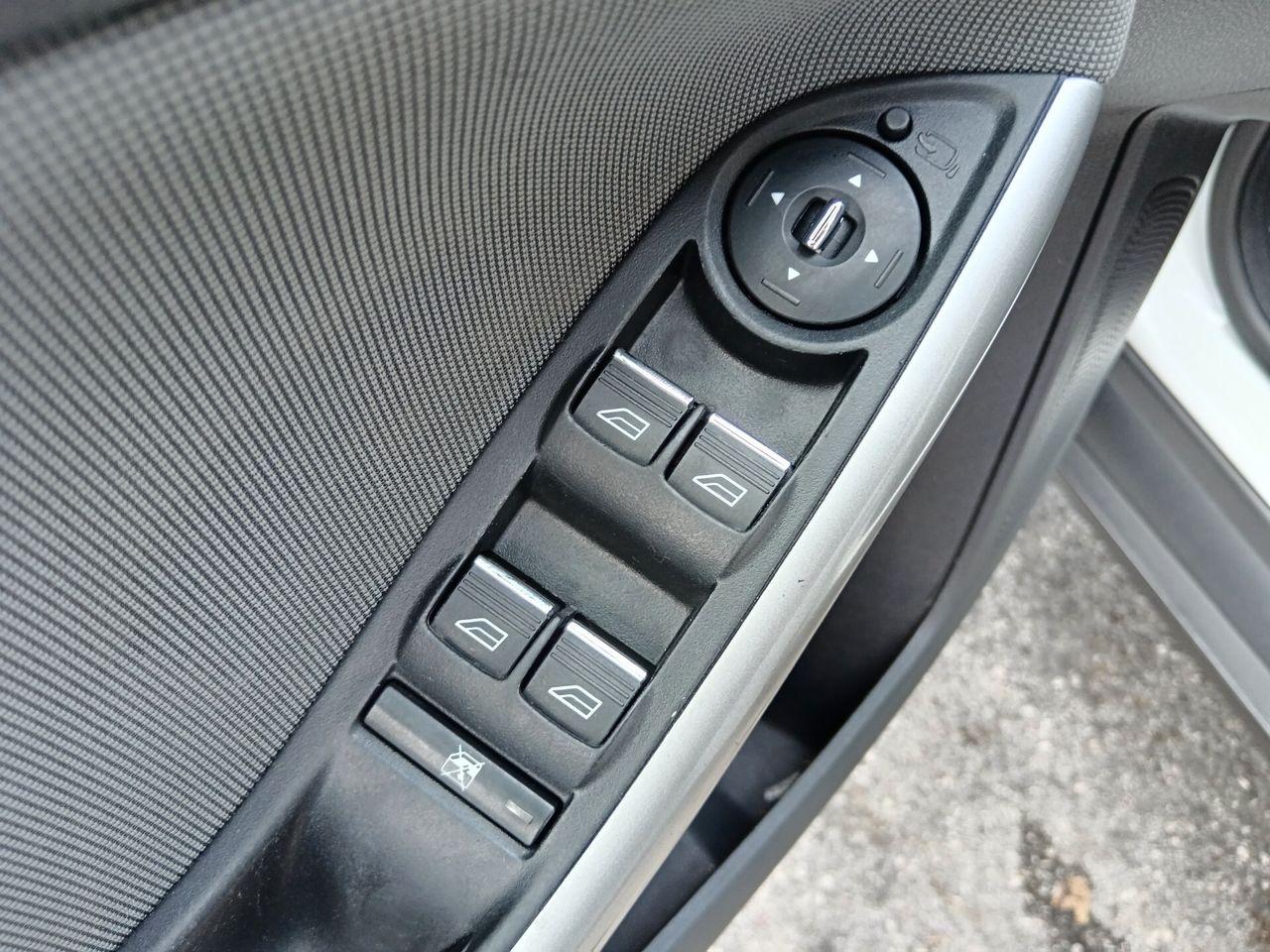 Ford Focus 2012 — photo 13