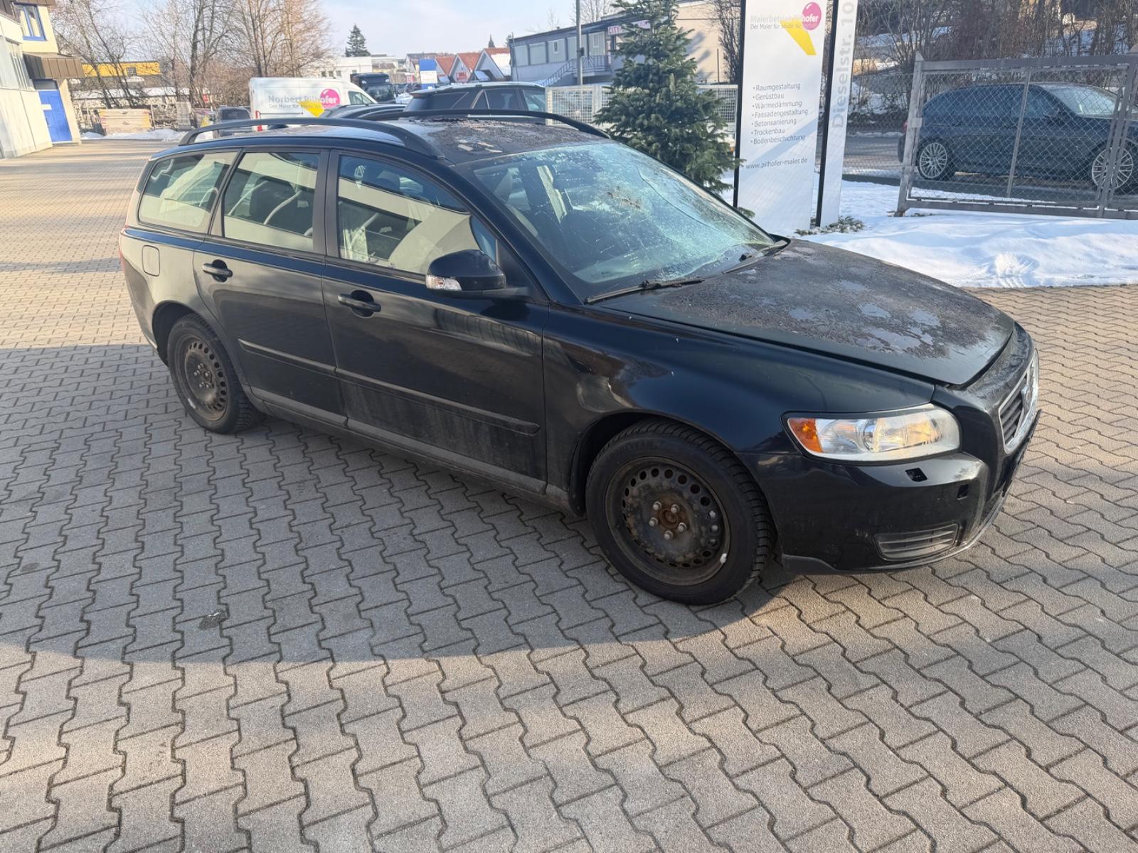 Volvo V50 2009 — rear view