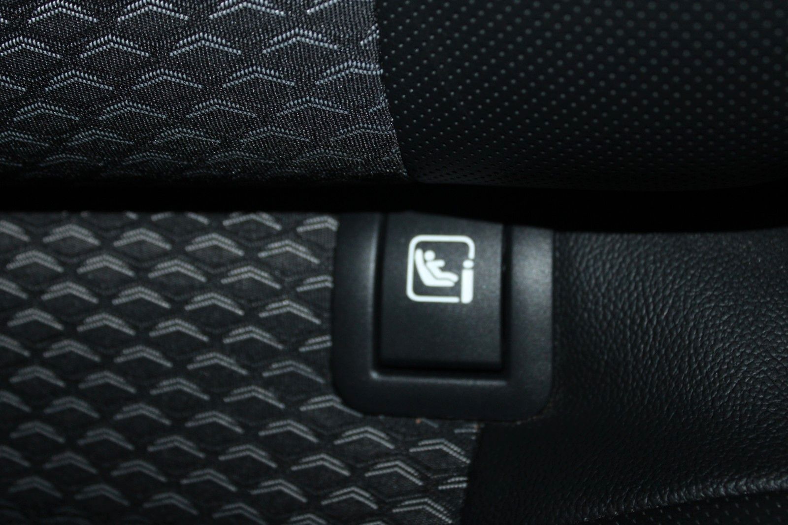 Fahrzeugabbildung Kia XCeed Vision Bi-LED NAVI SHZ LHZ Kamera ACC uvm.