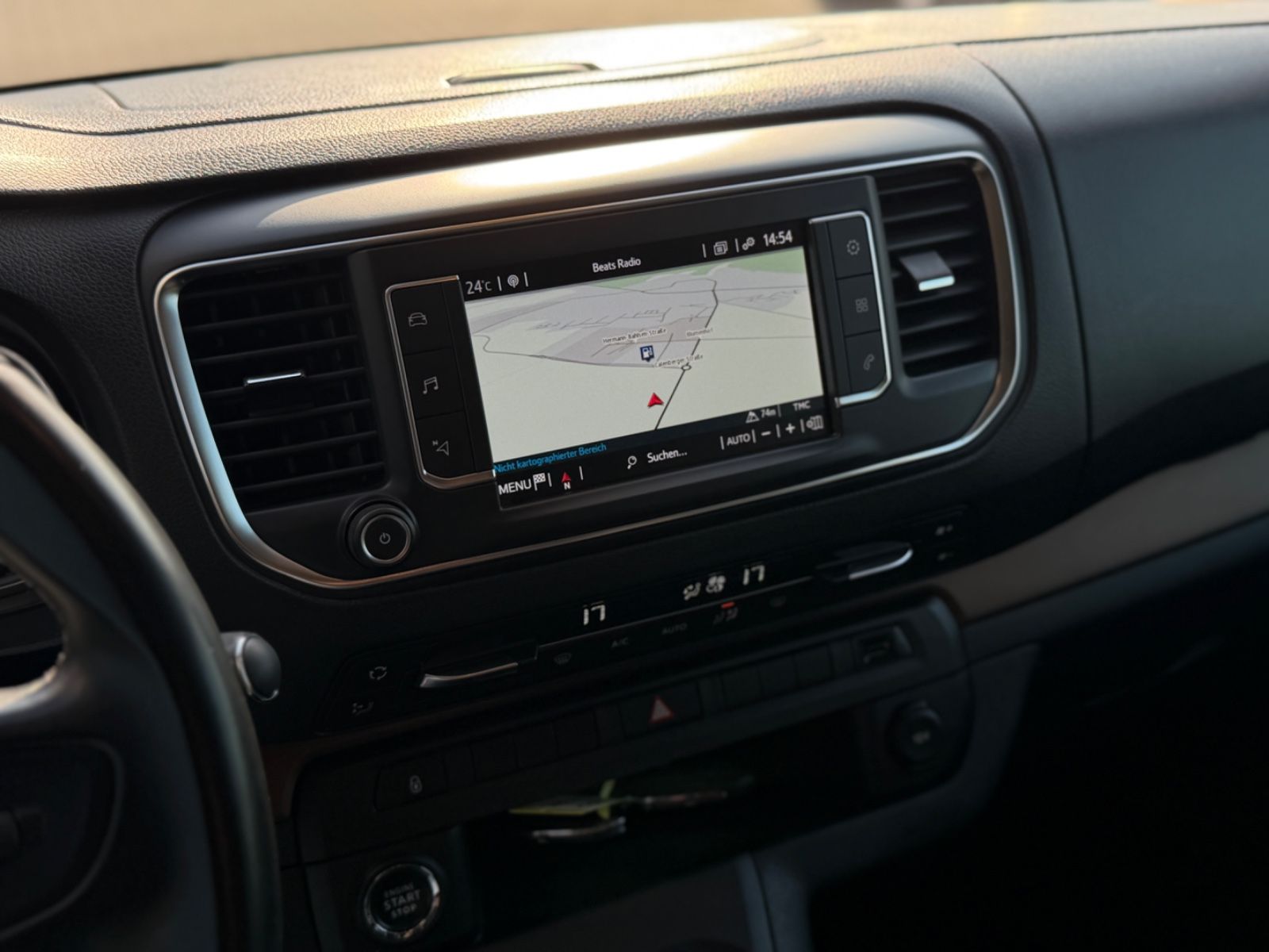 Proace Verso L1 Family 2.0 D-4D 8 Sitzer Navi