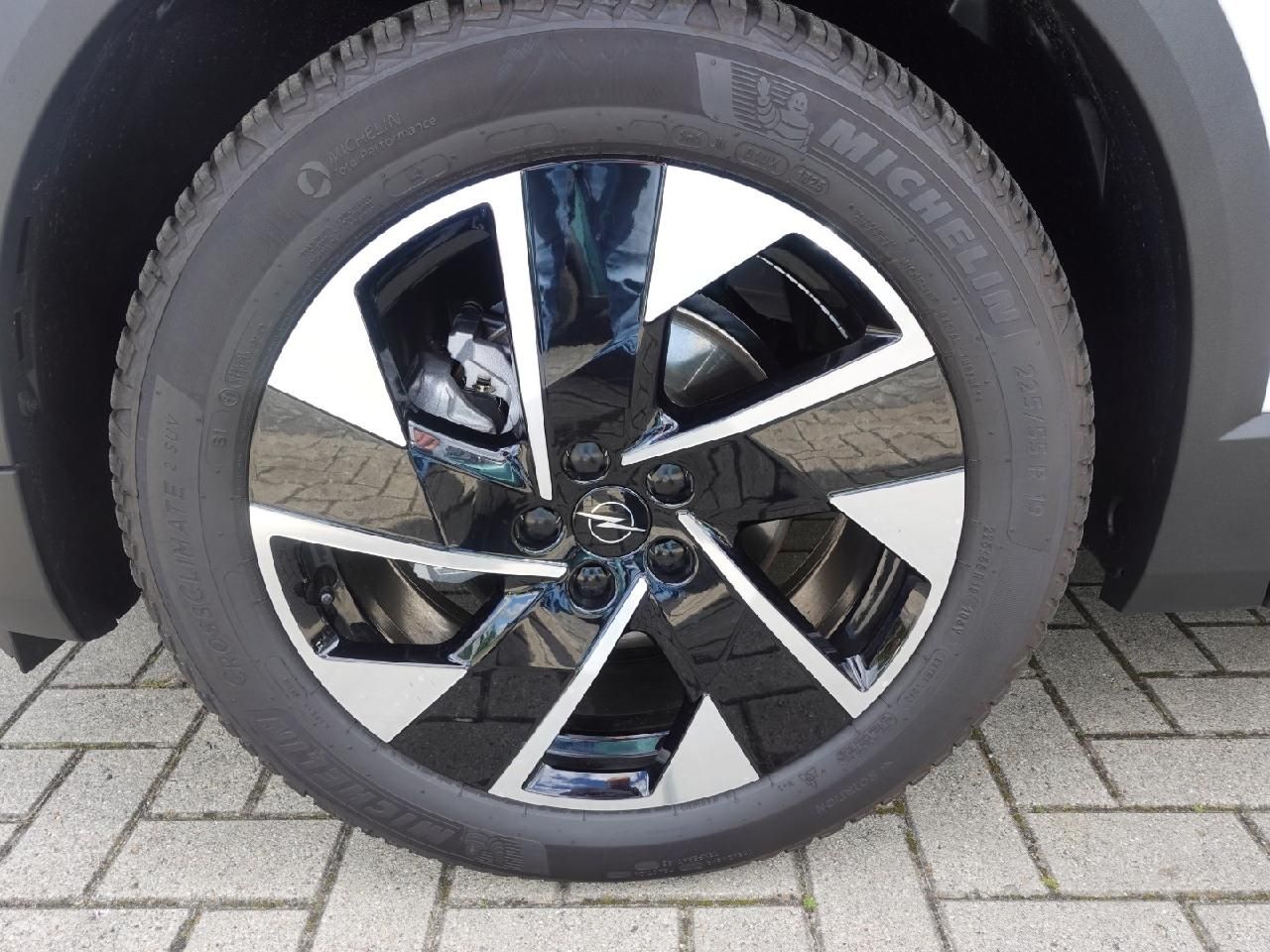Fahrzeugabbildung Opel Grandland 1.2 48V Mild-Hybrid GS-Line