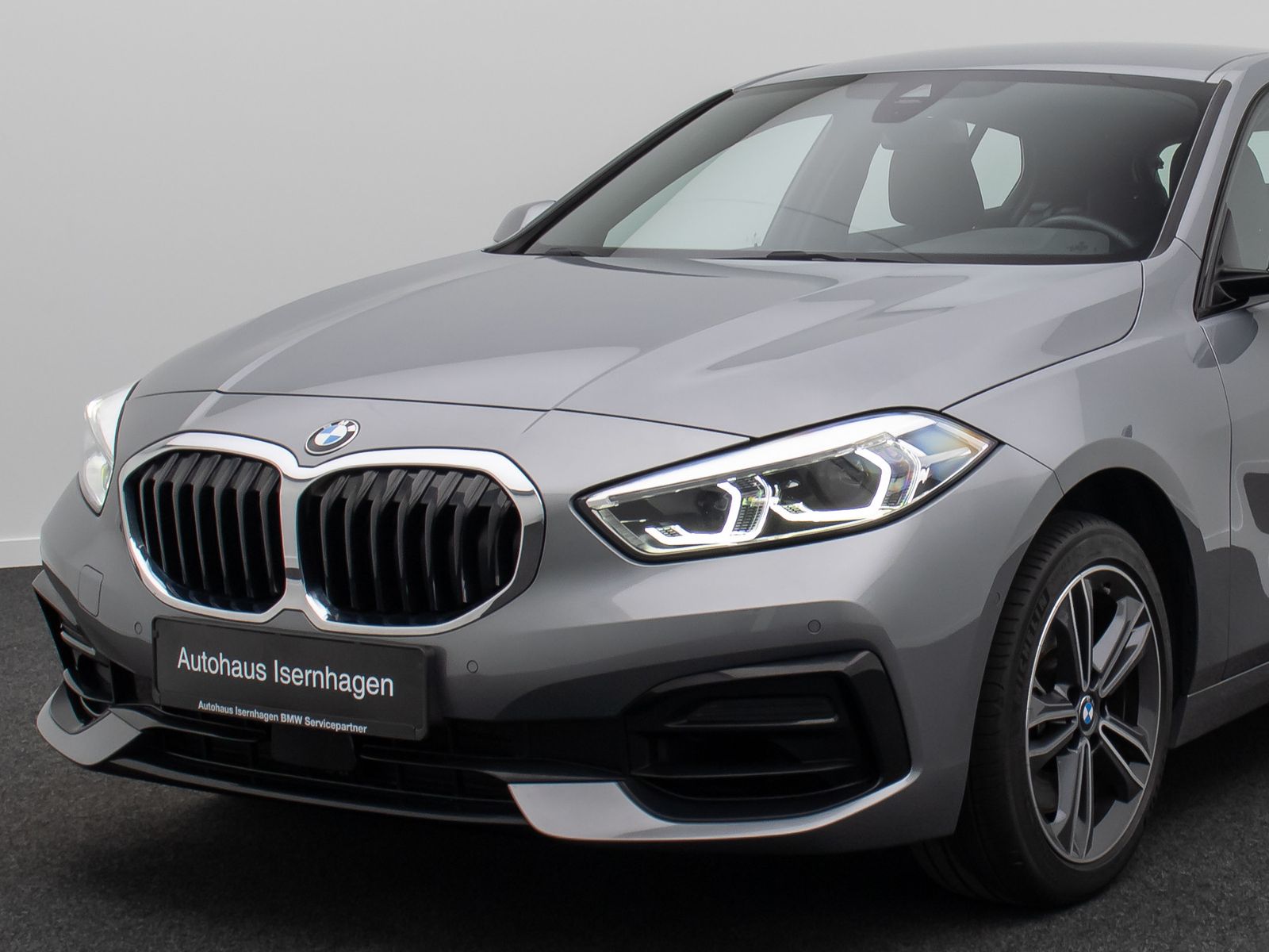 Fahrzeugabbildung BMW 120i Sport Line DAB Kamera AHK LED DriveAss WLAN