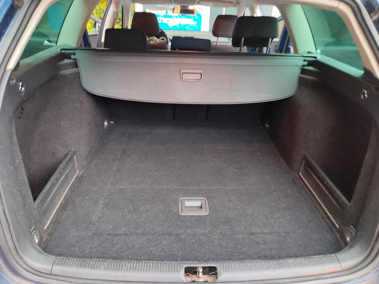 Volkswagen Passat 2010 — photo 15