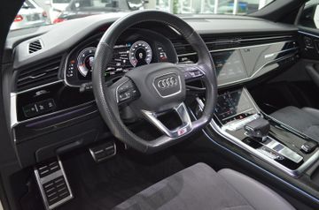 Audi Q8 - 9