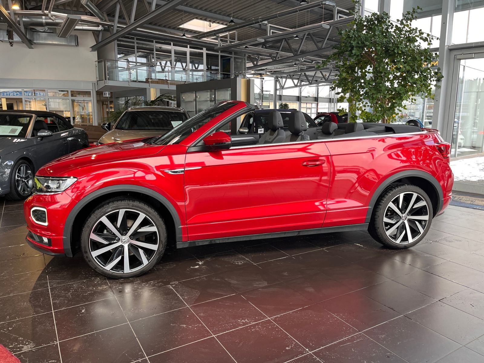 Fahrzeugabbildung Volkswagen T-Roc Cabriolet R-Line AHK LED NAV ACC RFK 19"