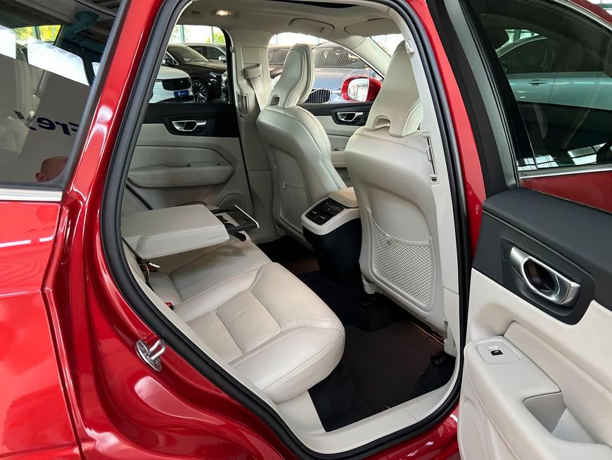 Volvo XC60 B5 AWD Ultimate-Bright Belüftete-Massagesit foto 21
