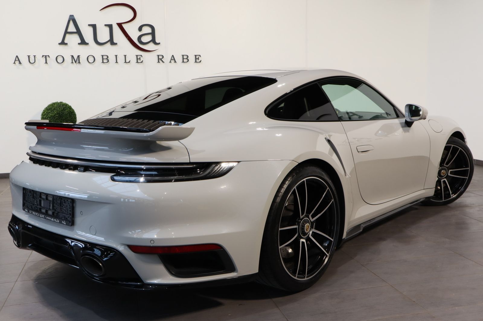 Fahrzeugabbildung Porsche 992 Turbo AERO-KIT+SPORTABGAS+SD+360GRAD+21ZOLL