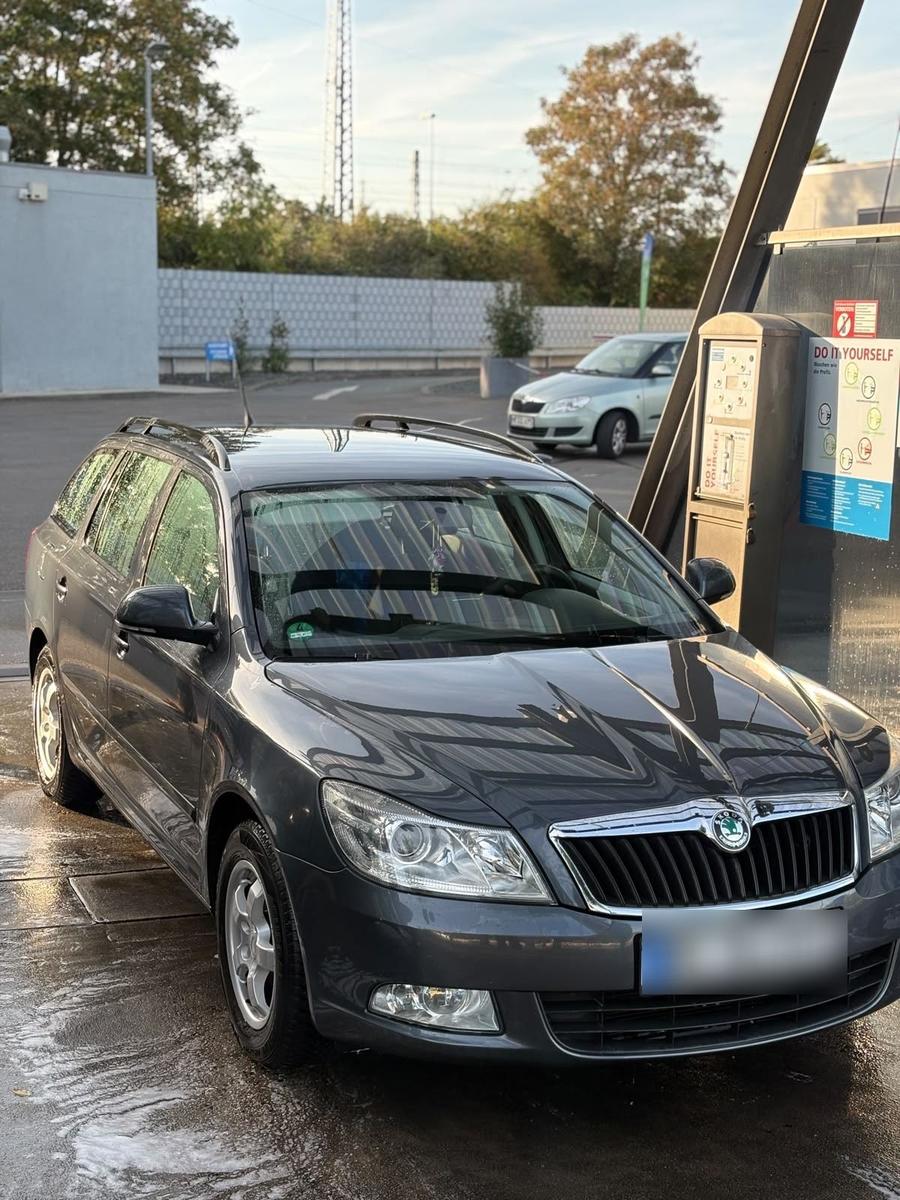 Skoda Octavia 2011 — interior