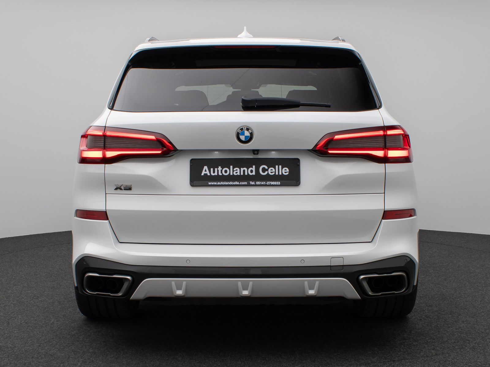 Fahrzeugabbildung BMW X5 M50i Panorama Laser HUD DAB B&W SoftClos Voll