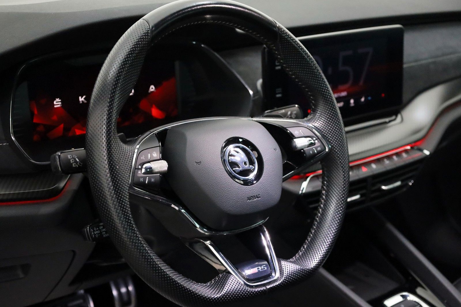 Fahrzeugabbildung SKODA Octavia Lim. RS T.Leder,Navi,LED,ACC,Massage,SH