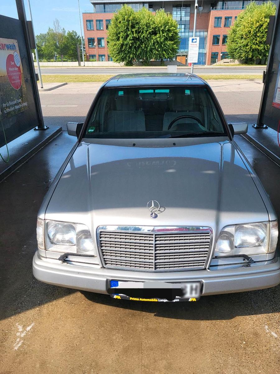 Mercedes-Benz 320