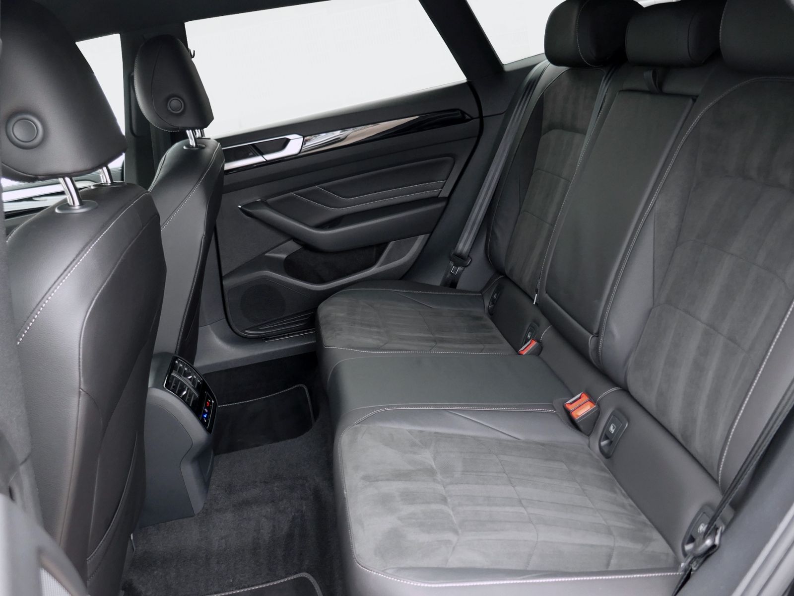Fahrzeugabbildung Volkswagen Arteon SB R-Line 2.0 TDI DSG | LED RFK ACC