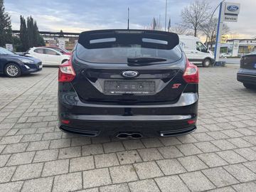 Ford Focus 2.0 EcoBoost ST NaviKlimaLMF