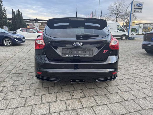 Ford Focus 2.0 EcoBoost ST NaviKlimaLMF