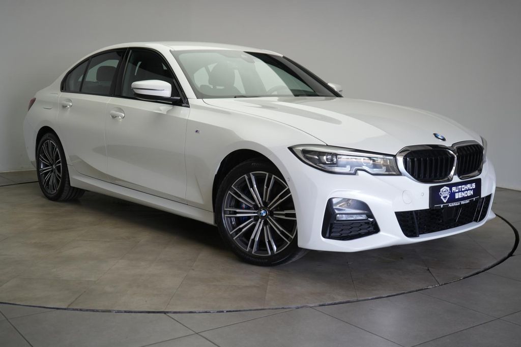 Image of BMW 330