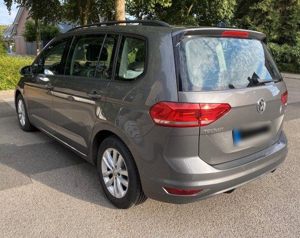 Image of Volkswagen Touran