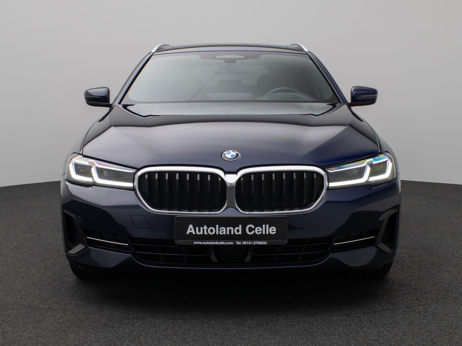 Fahrzeugabbildung BMW 520d xD Panorama Massage HUD H/K Individual-Voll