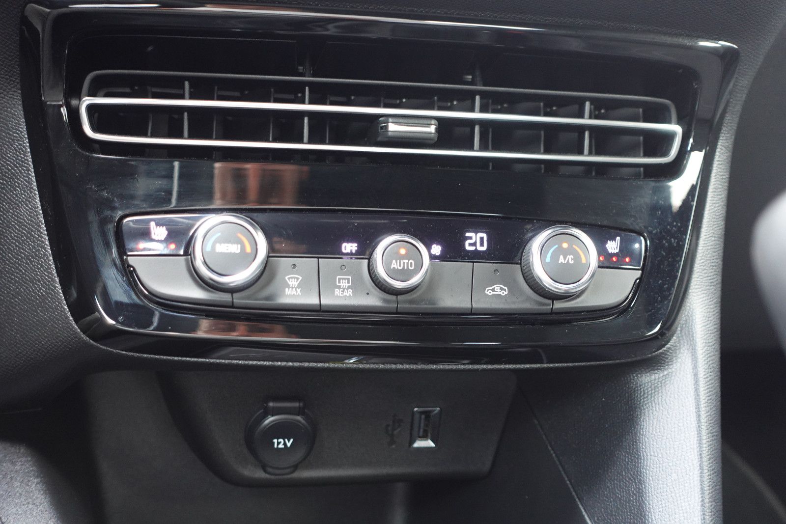 Fahrzeugabbildung Opel Mokka 1.2Turbo  Ultimate Navi,Sitzh.,Kamera,PDC