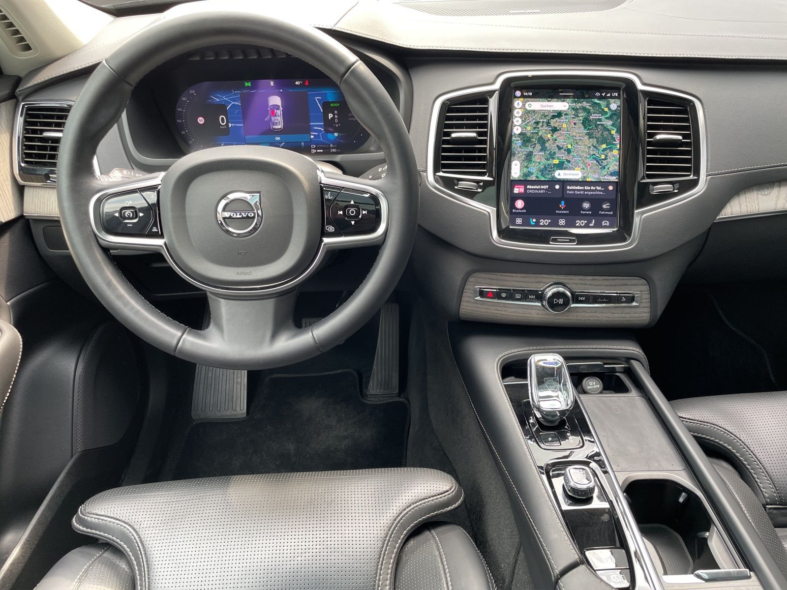 Volvo XC90 T8 AWD Plus Dark LUFT AHK PANO 360° foto 8