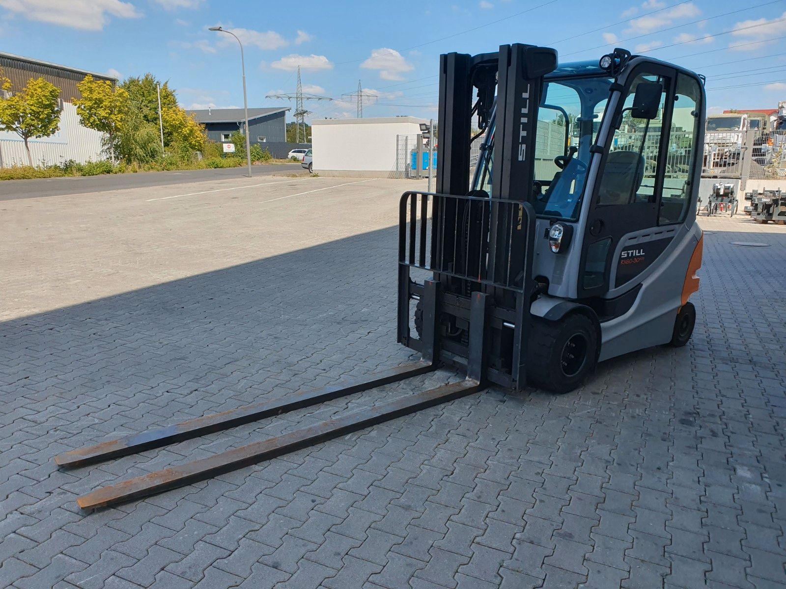 Fahrzeugabbildung Still RX60-30L/600 - Triplex: 4,6m / nur 1.245h / SS