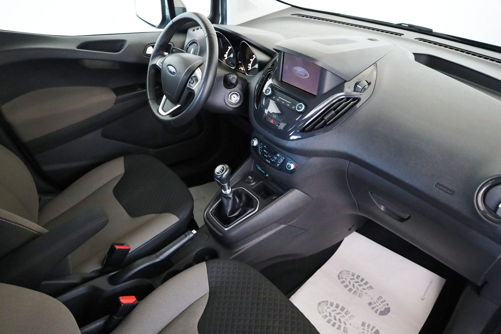 Fahrzeugabbildung Ford Tourneo Courier Titanium SH,GRA,Apple CarPlay