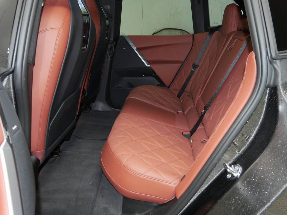 BMW iX - Bild 8