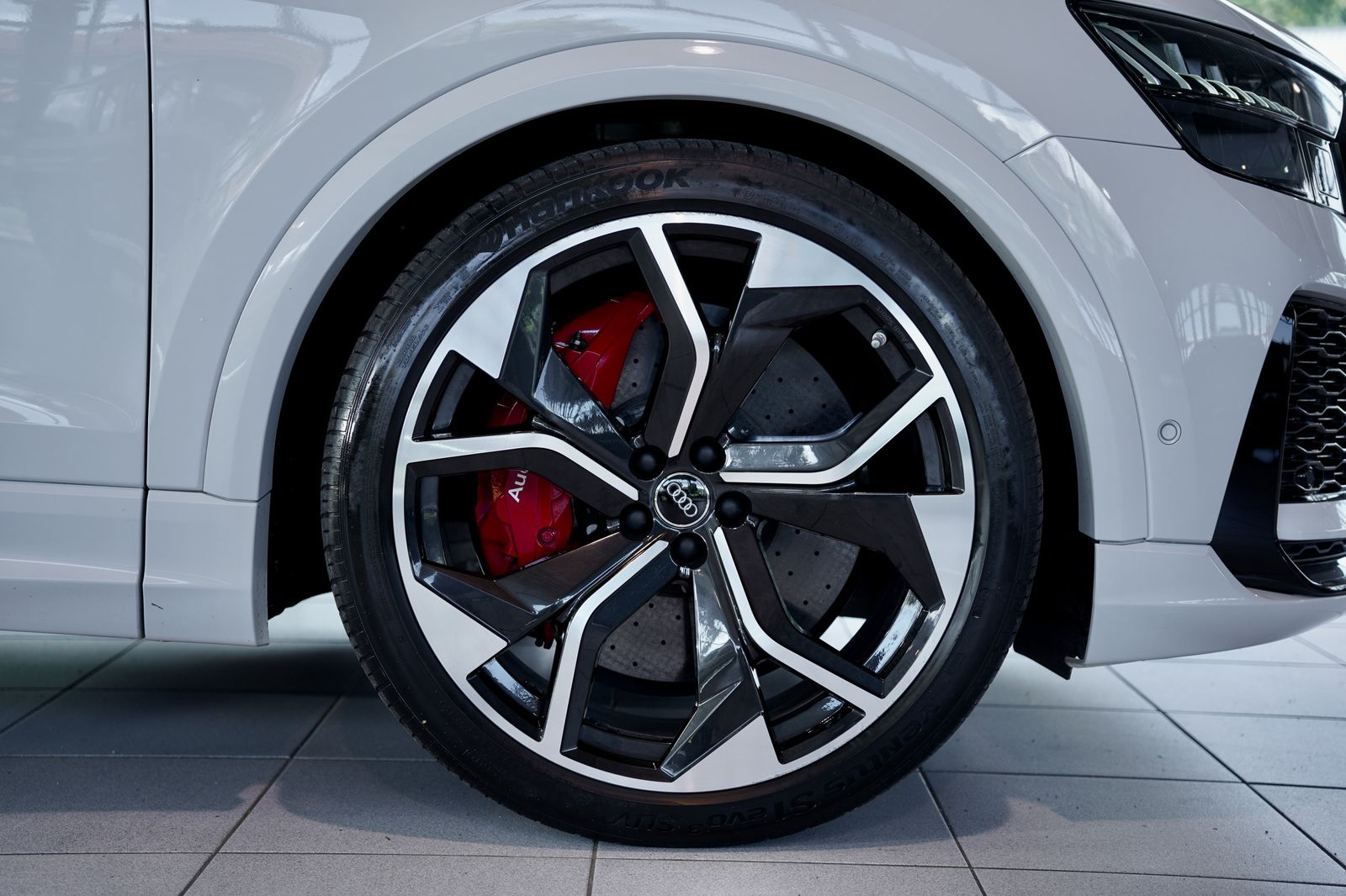 Audi Rsq8