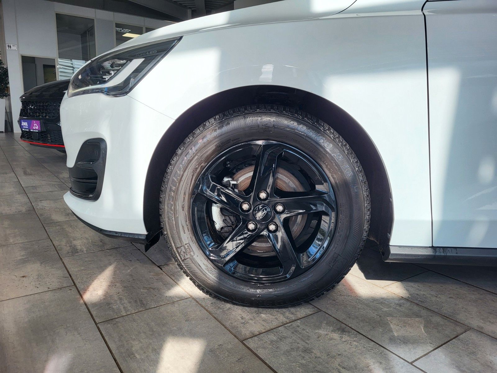Fahrzeugabbildung Ford Focus Lim./WINTER-P/KEYFREE/NAVI/TEMPOMAT/LED