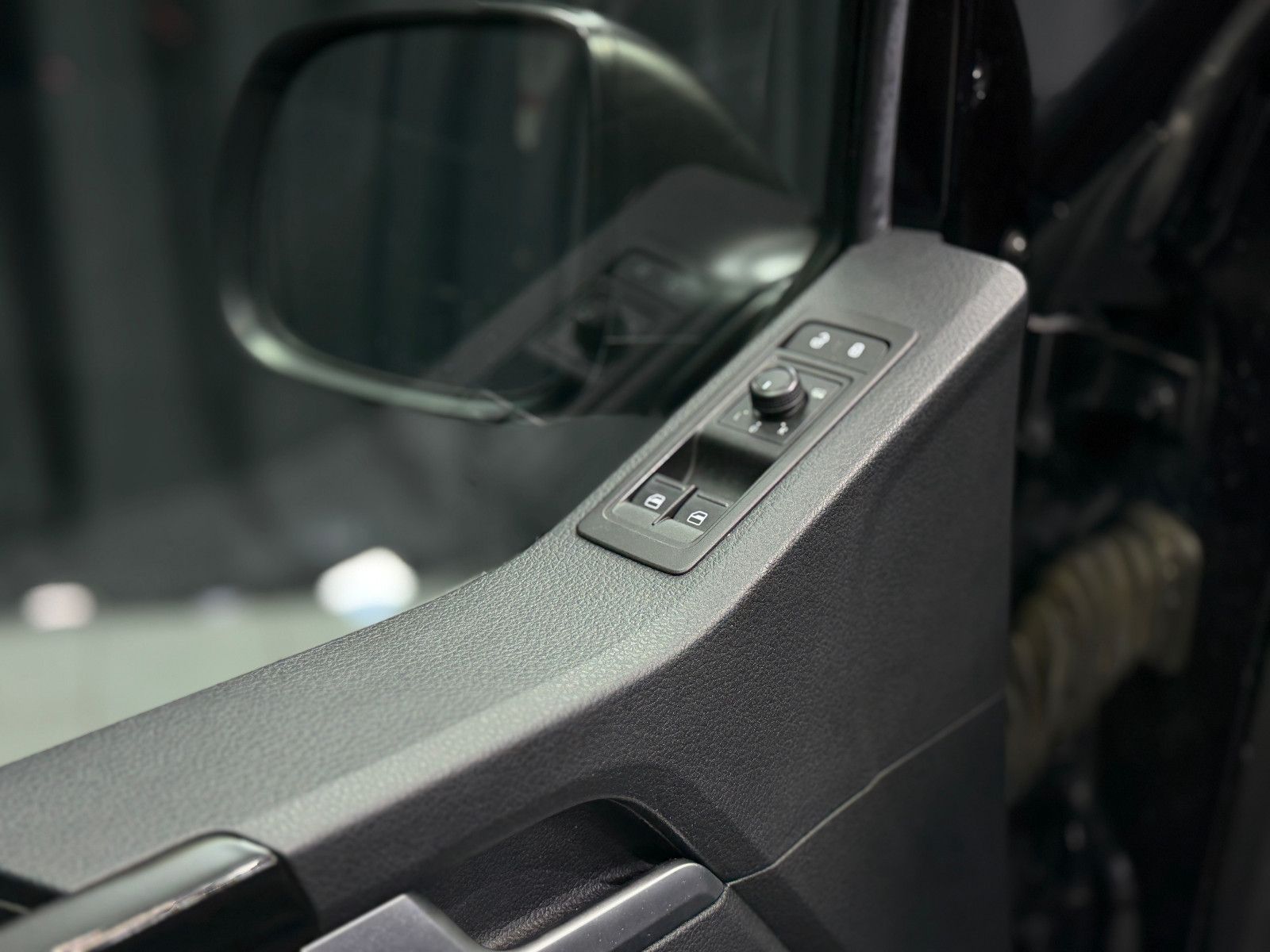 Fahrzeugabbildung Volkswagen T6 Multivan Trendline|Behindertengerecht|DSG|NAV