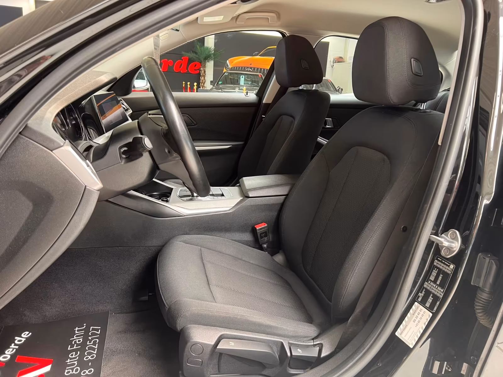 BMW 330 i Advantage Automatik /NAVI/SHZ/MULTI/TOP
