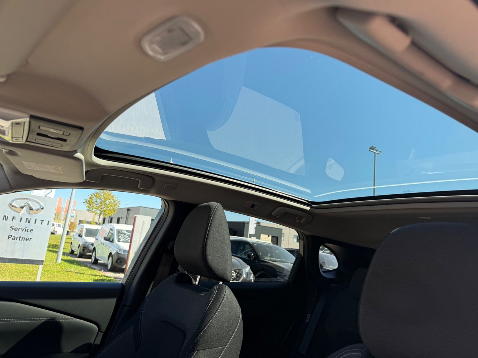 Fahrzeugabbildung Nissan Qashqai N-Connecta e-Power - nur 12.350 km !!!!