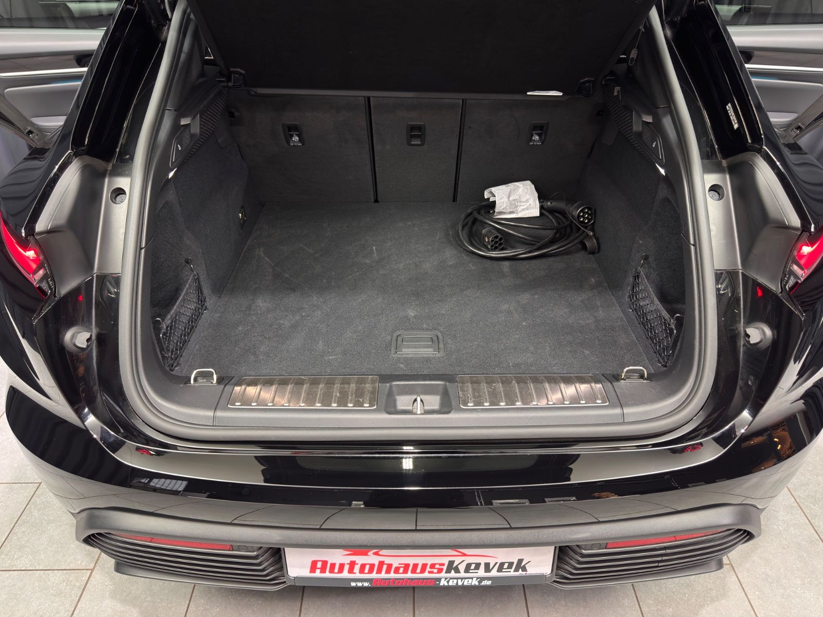 Fahrzeugabbildung Porsche Macan Electric 4|BOSE|PANORAMA|KAMERA|
