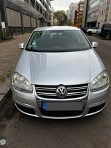 Volkswagen Jetta 1.6 Trendline  - Volkswagen Jetta Trendline mit Benzin-Antrieb