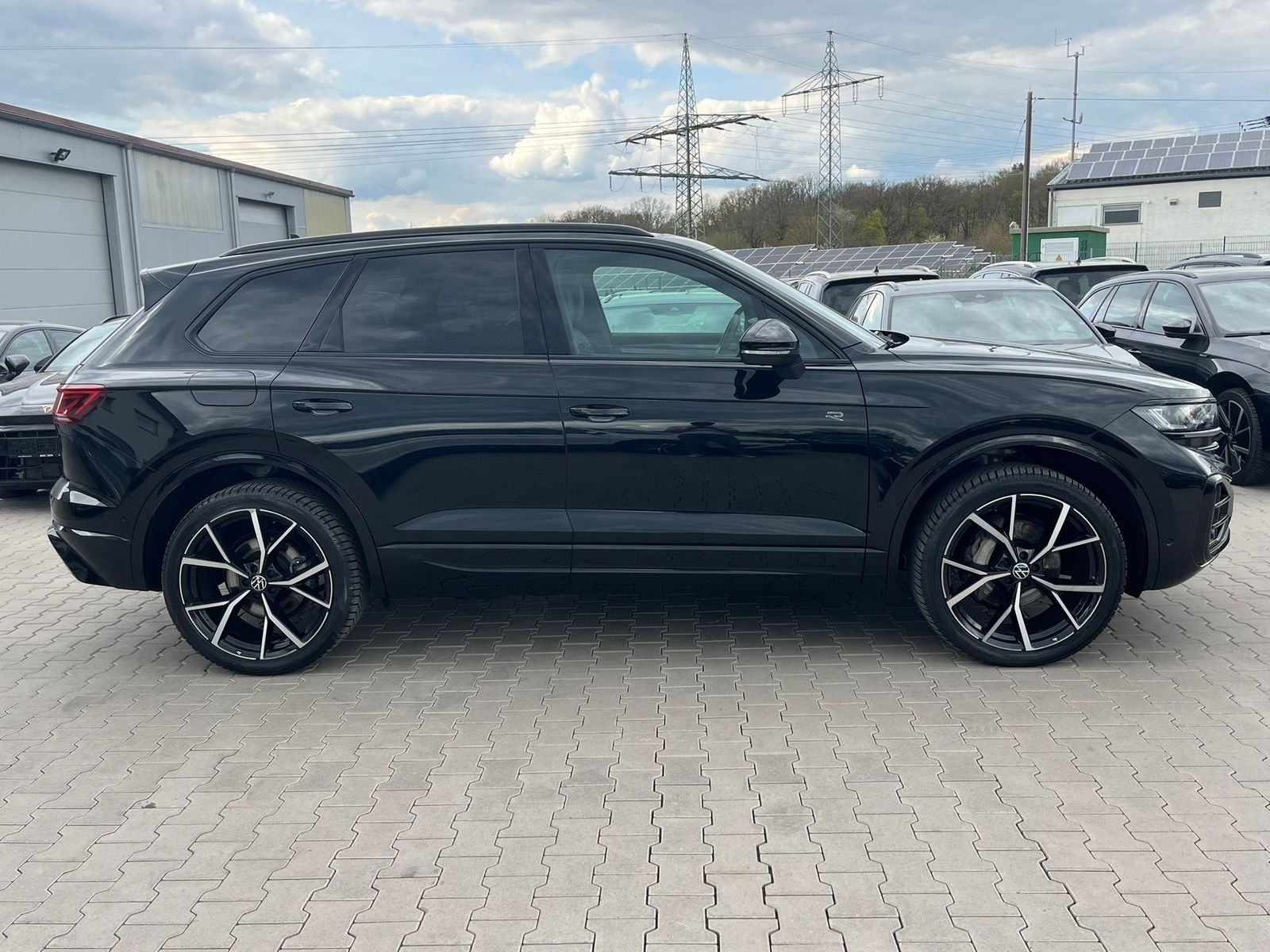 Imagen del vehículo: Volkswagen Touareg 3.0 TDI 4M R-Line VOLL Black 22" UPE 114T