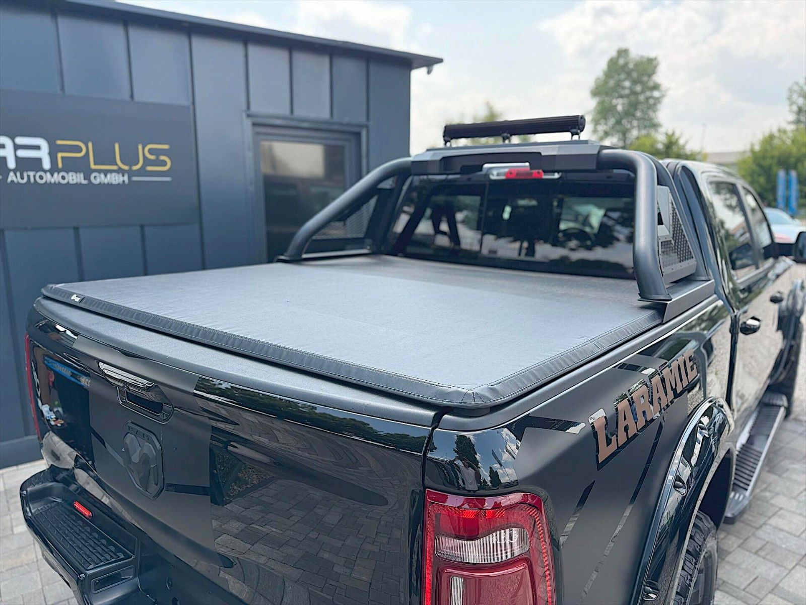 Fahrzeugabbildung Dodge RAM 5.7 V8 HEMI LARAMIE Night 4x4 eTorq  Tesla