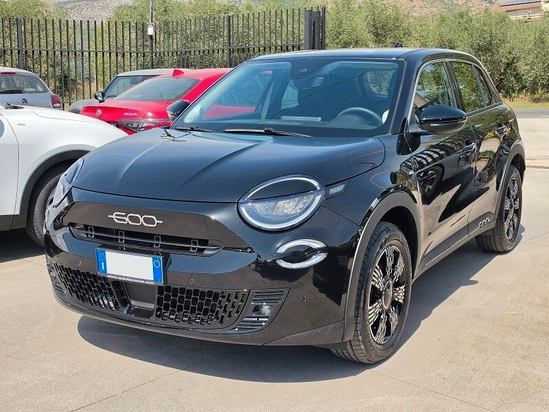 Fiat FIAT 600 1.2 Turbo Hybrid 145CV MH 48V Auto NAV imagem 2