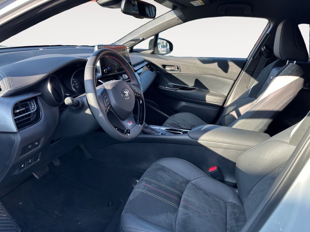 Fahrzeugabbildung Toyota C-HR 2.0 Hybrid GR Sport