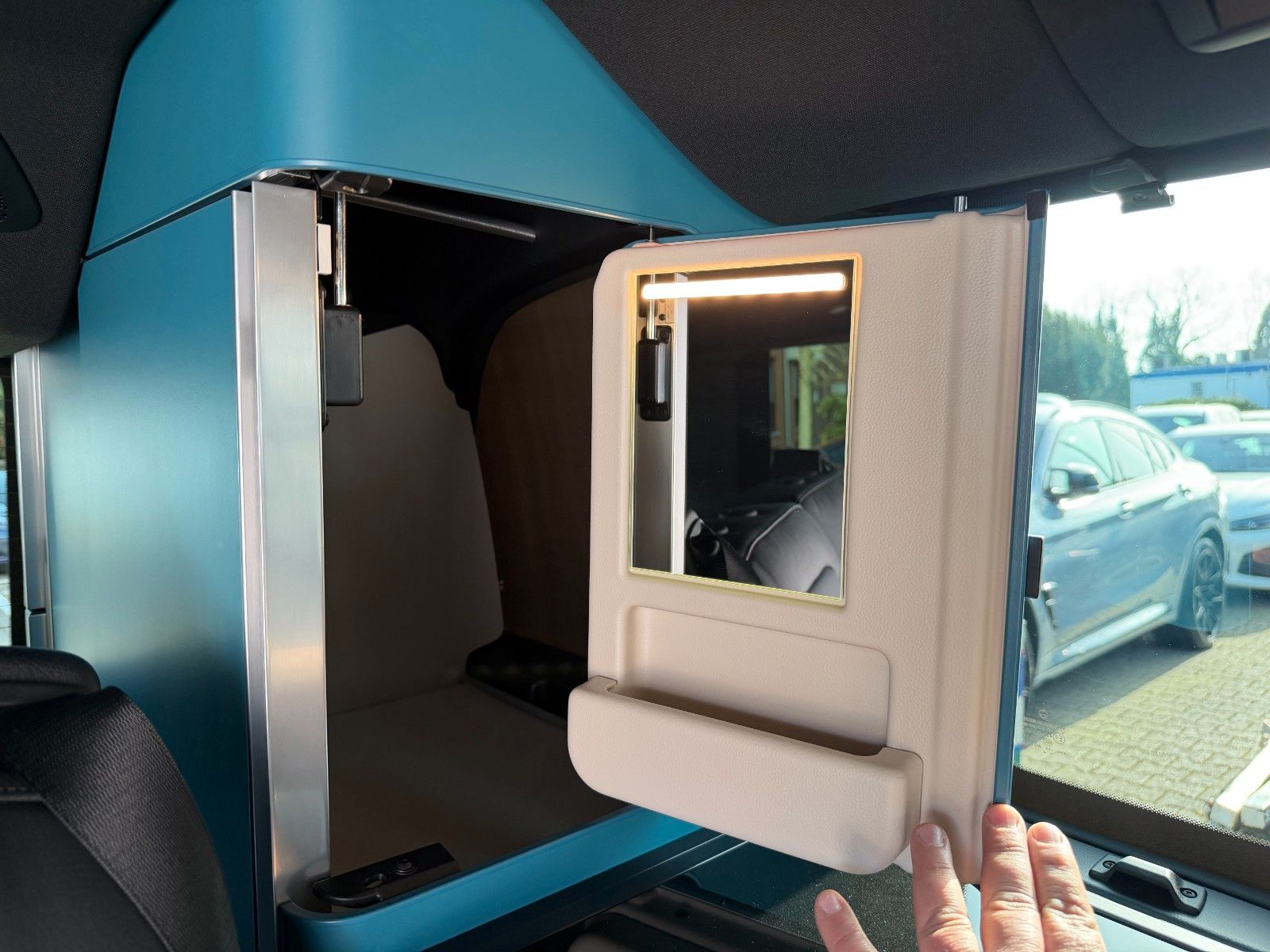 Fahrzeugabbildung Mercedes-Benz V300 d MARCO POLO AMG LINE VOLL NIVELLIERUNG