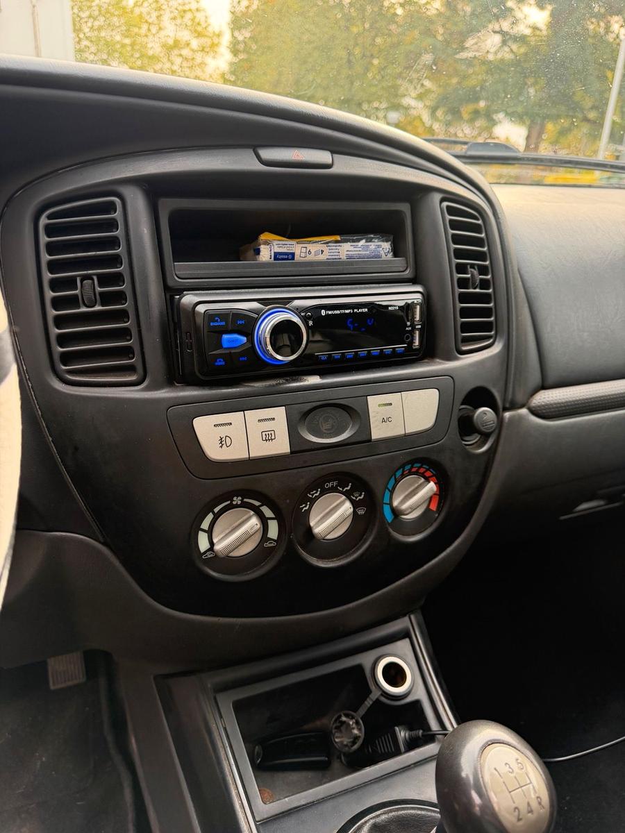 Mazda Tribute 2004 — photo 13