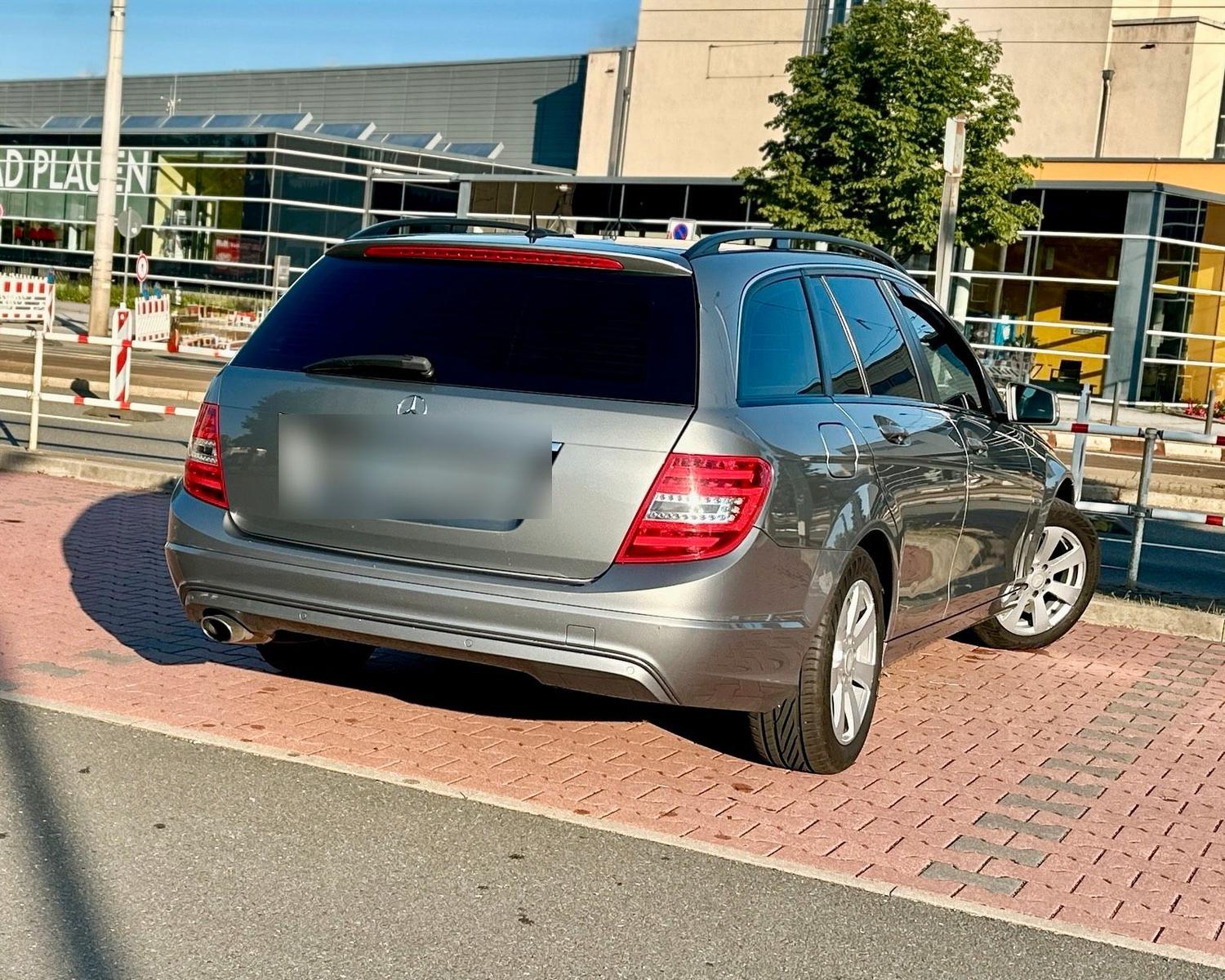 Mercedes-Benz C220 2012 — photo 9