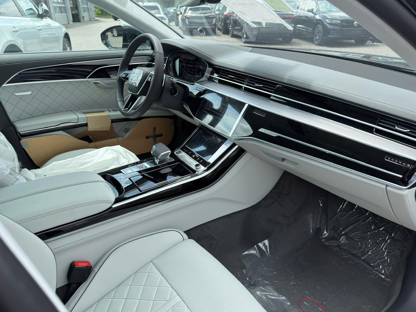 Audi A8 60 TFSI e L QUATTRO/VIP/4-SEATS/B&O/