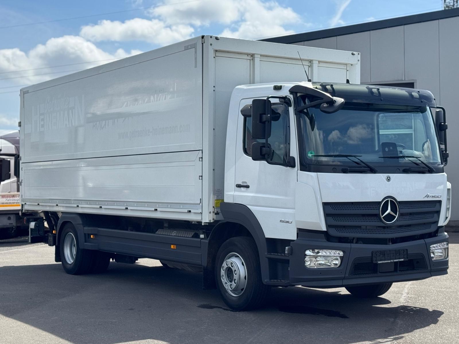 Mercedes-Benz ATEGO 1530 L / LBW 2,0 T / 2 x AHK / NL: 7.4 T