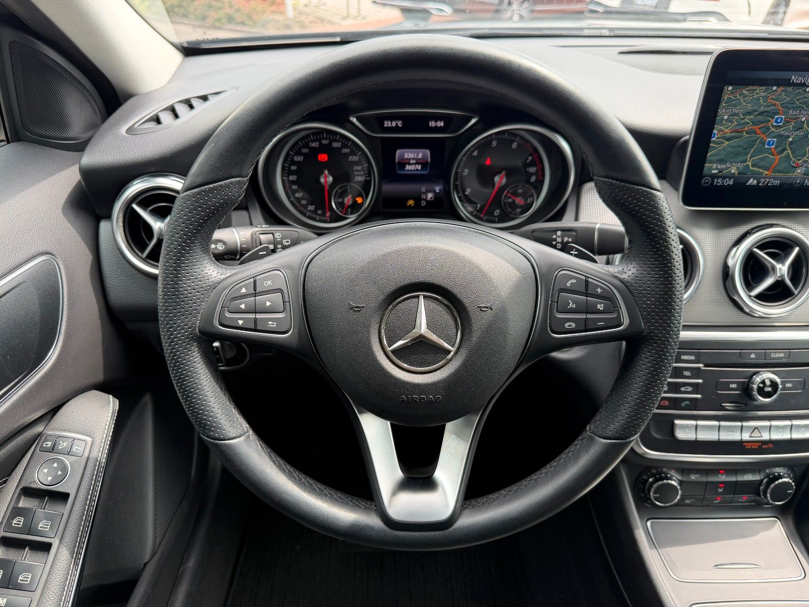 Fahrzeugabbildung Mercedes-Benz GLA 200 Progressive+RKamera+TotW+CarPlay+LED