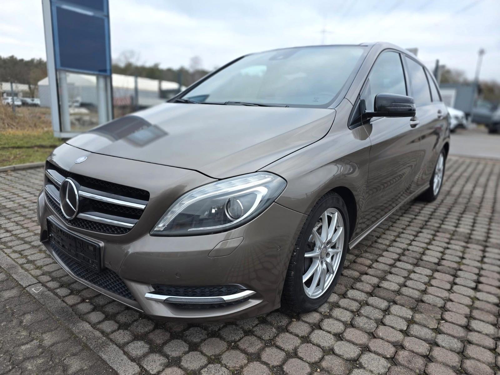 Mercedes-Benz B 250 ,Leder,Panorama,Navi,Kamera