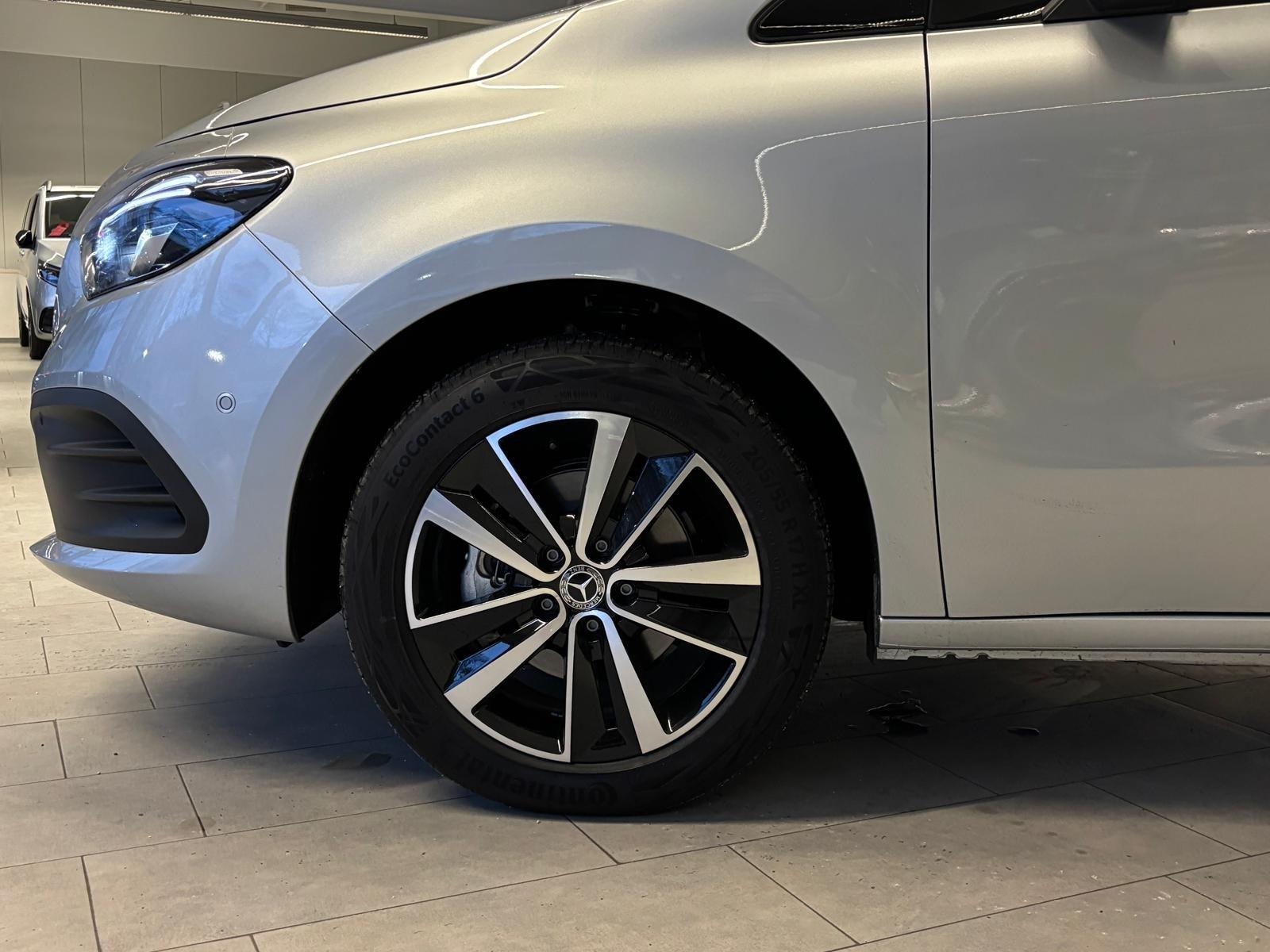 Mercedes-Benz T 180 d PROGRESSIVE EDITION 17"+WINTERPKT+CARPLA