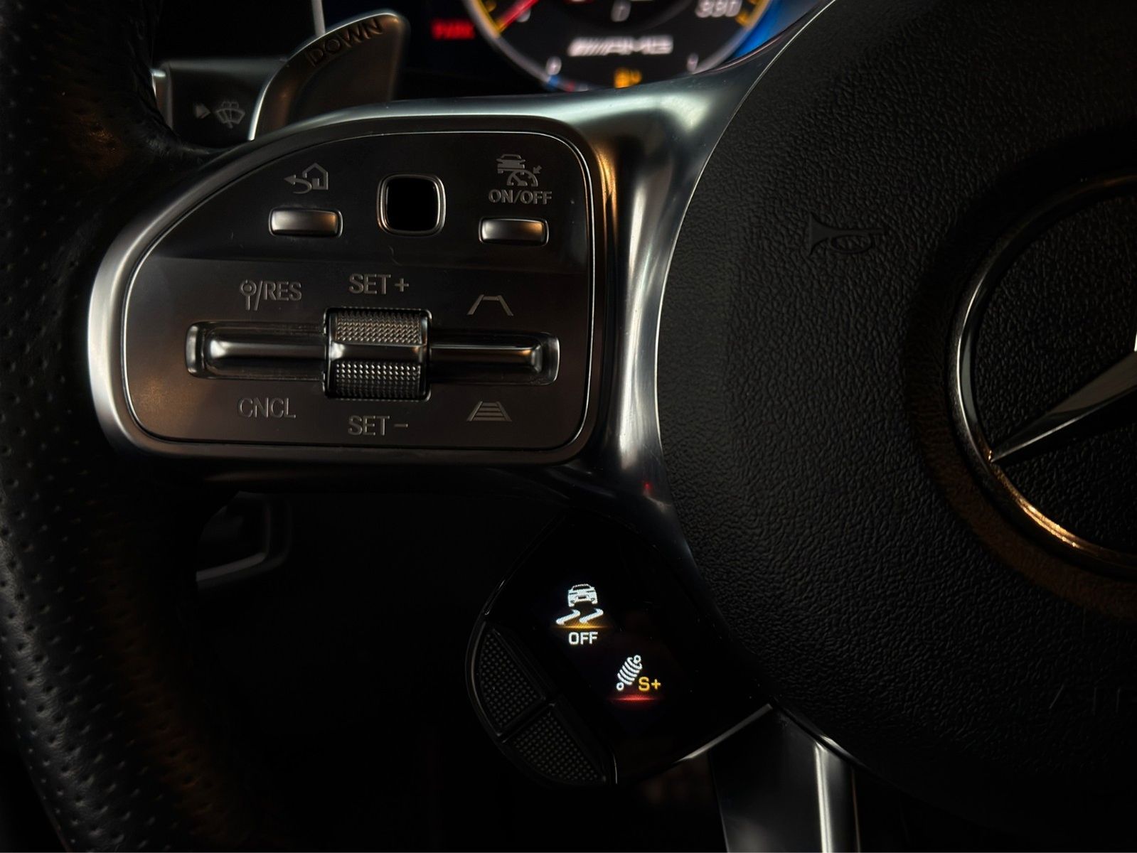 Fahrzeugabbildung Mercedes-Benz E63s AMG 4Matic+ Pano/Magno/SportAGA/Widescreen