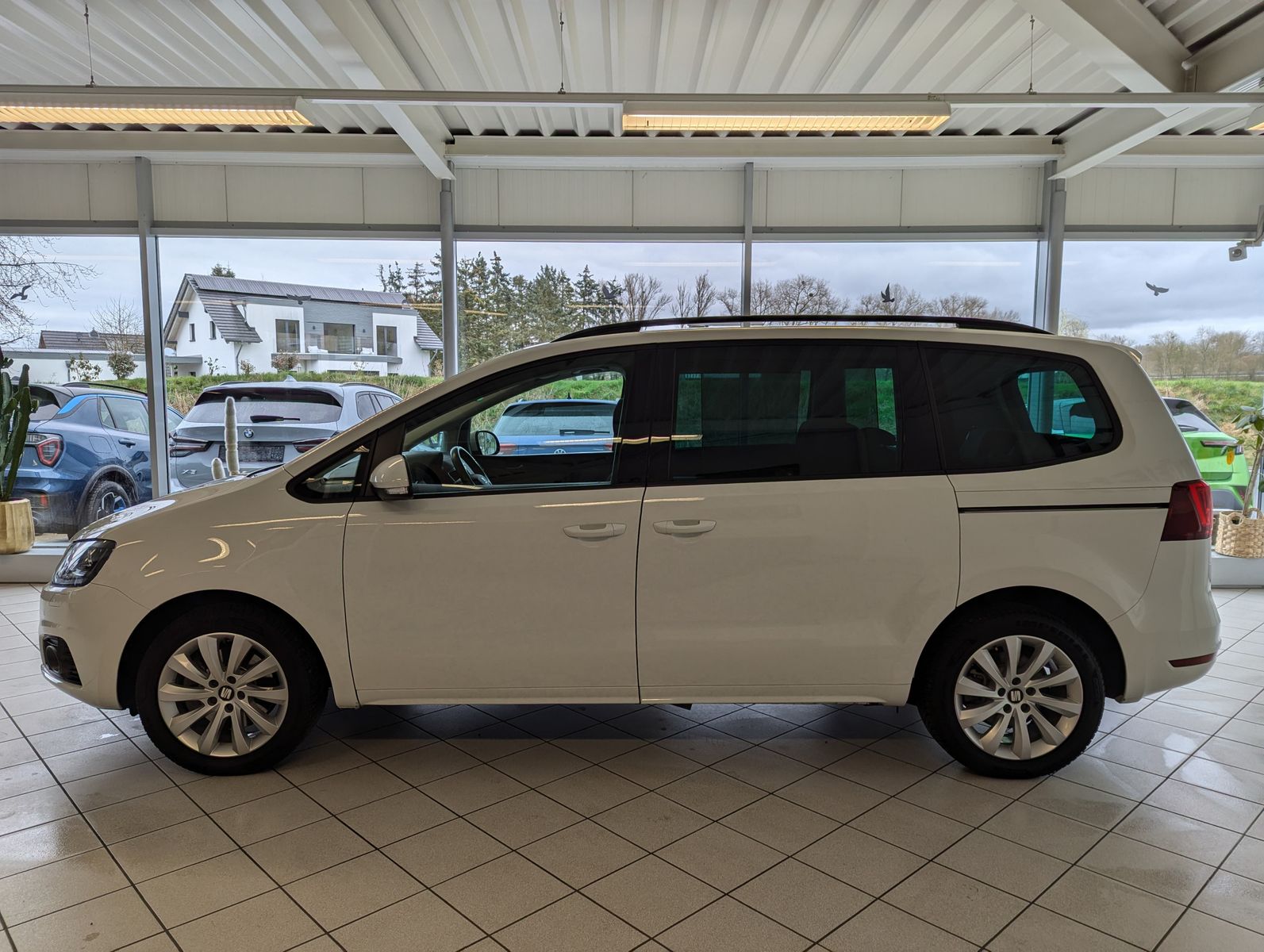 Fahrzeugabbildung SEAT Alhambra 1.4 TSI DSG Style 7-Sitze Cam Shz LM17"