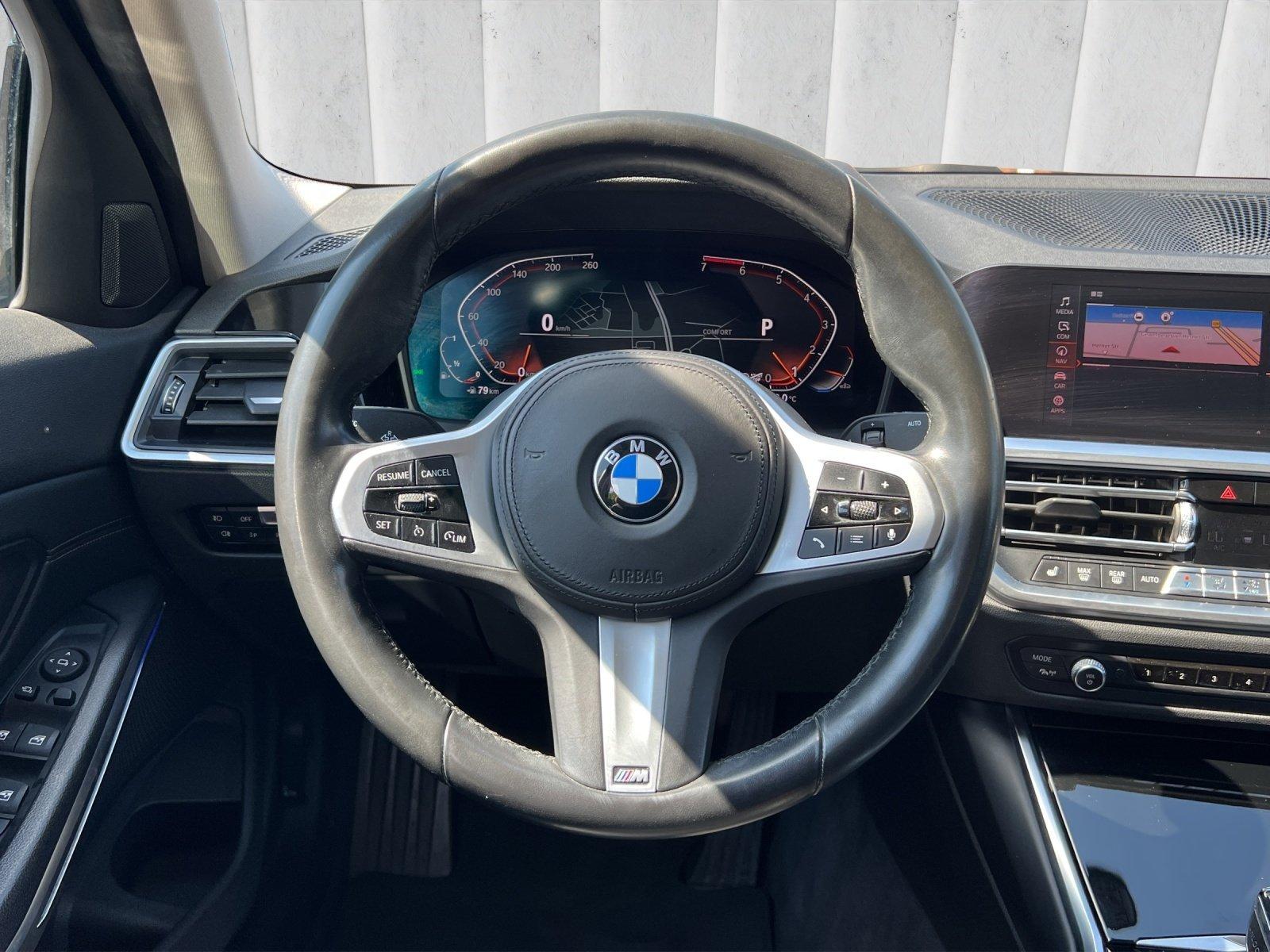 BMW 3er - 330 i Sport Line*Headup*Schiebedach