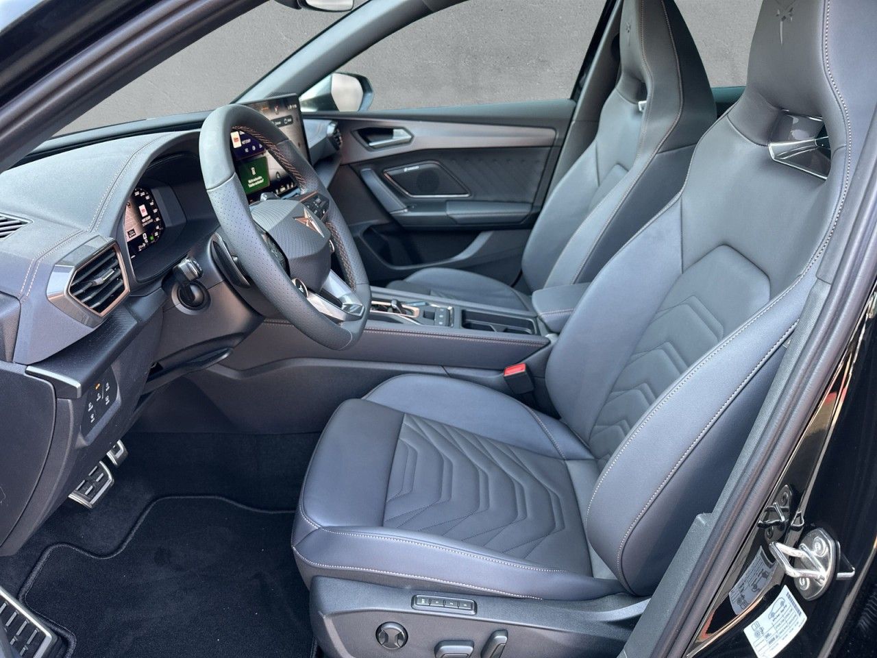Fahrzeugabbildung CUPRA Leon VZ 2.0 TSI 7-Gang-DSG
