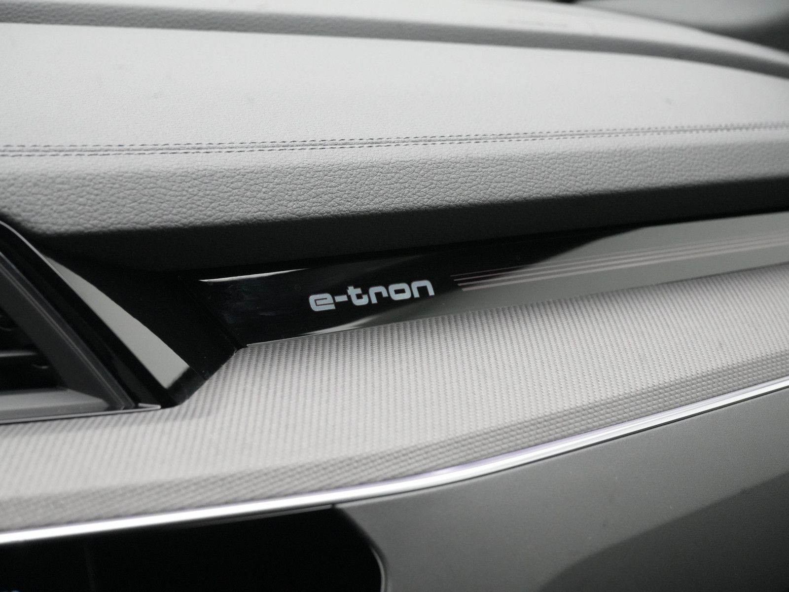 Audi Q8 e-tron - Bild 21